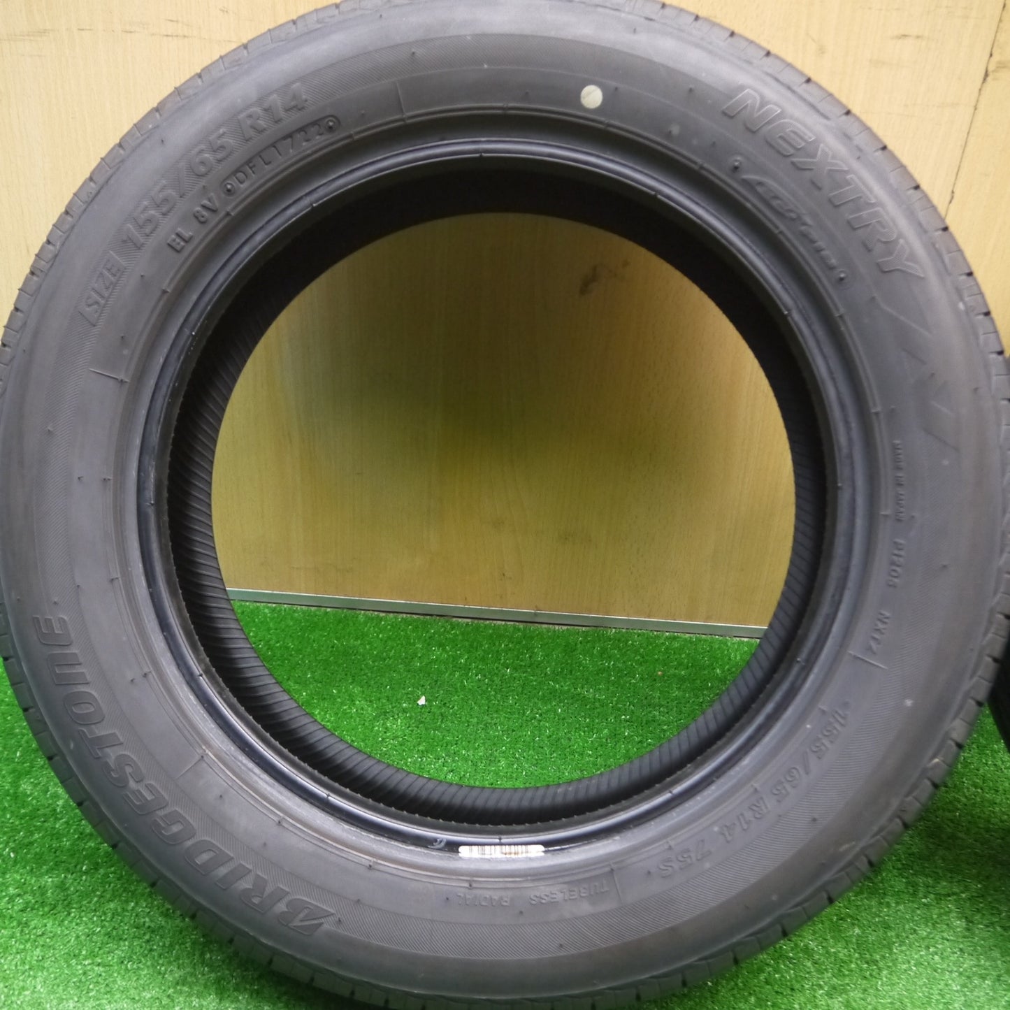 [送料無料] バリ溝！22年！9分★155/65R14 ブリヂストン ネクストリー エコピア タイヤ 14インチ 軽自動車 ワゴンR N-BOX 等★4092411Hノタ