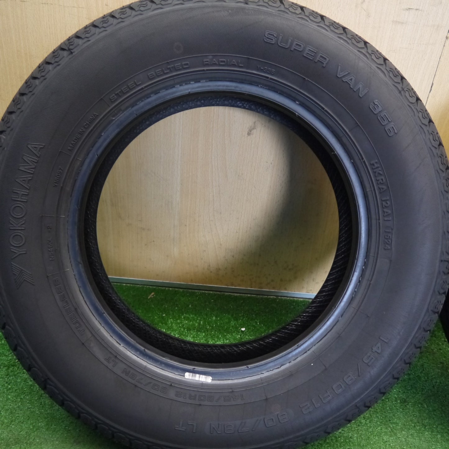 新車外し！24年★145/80R12 80/78N ヨコハマ SUPER VAN 356 タイヤ 12インチ 軽 トラック 軽 バン 等★6052605Hノタ