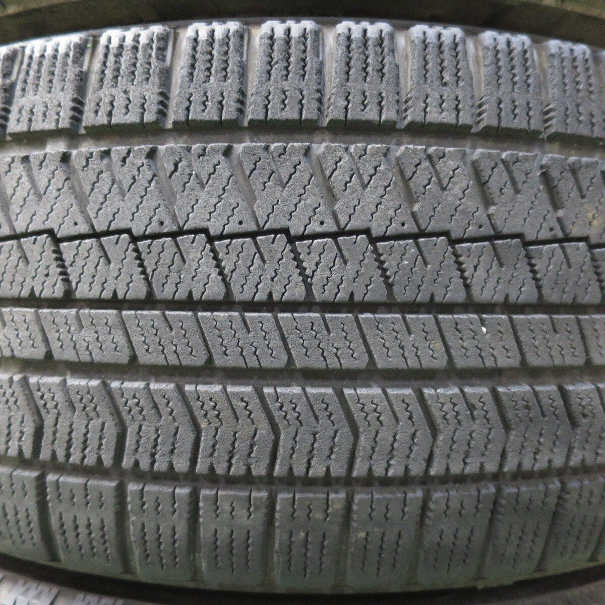 4本価格★スタッドレス 235/45R18 ブリヂストン ブリザック VRX2 ravrion TRD ラブリオン 18インチ PCD114.3/5H★5021508イス
