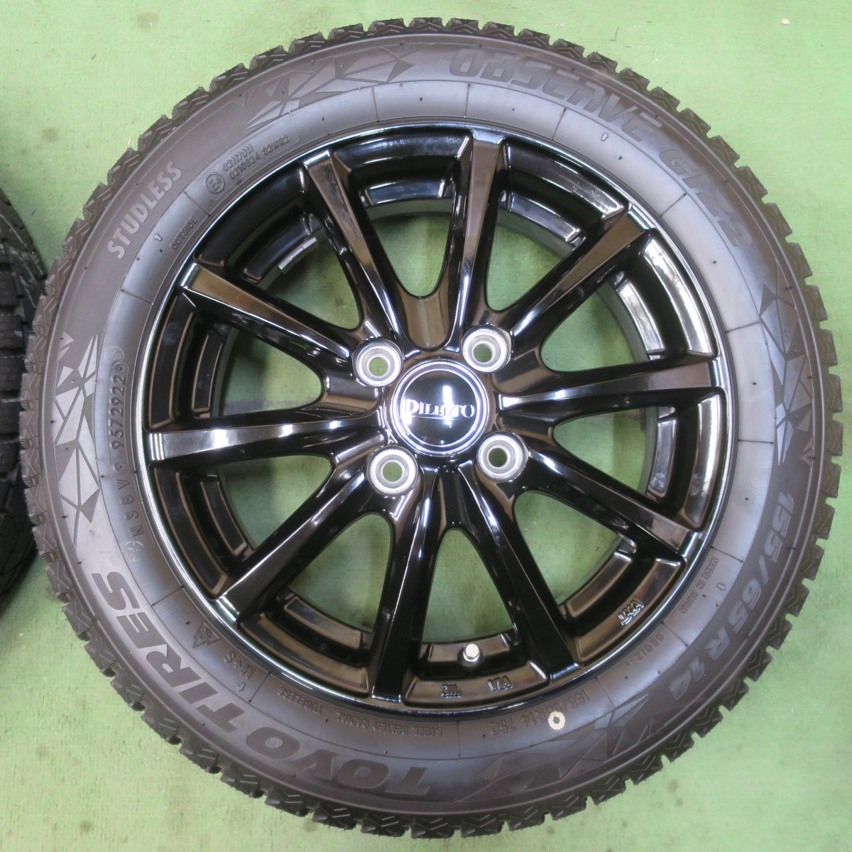 ほぼ未使用！22年！キレイ★スタッドレス 155/65R14 トーヨー オブザーブ GIZ2 DILETTO ディレット 14インチ PCD100/4H★6021302イス