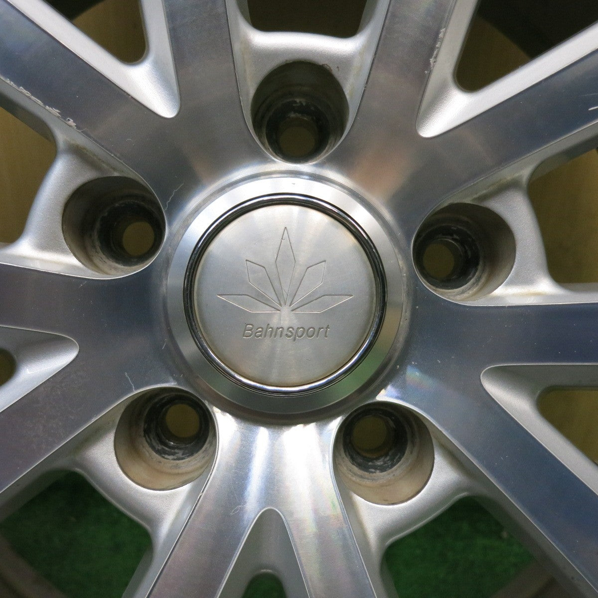 バリ溝！25年！8.5分◎スタッドレス 225/45R18 ジーテックス WH2000 Bahnsport BLEST バーンシュポルト ブレスト 18インチ PCD114.3/5H◎6091208HAス