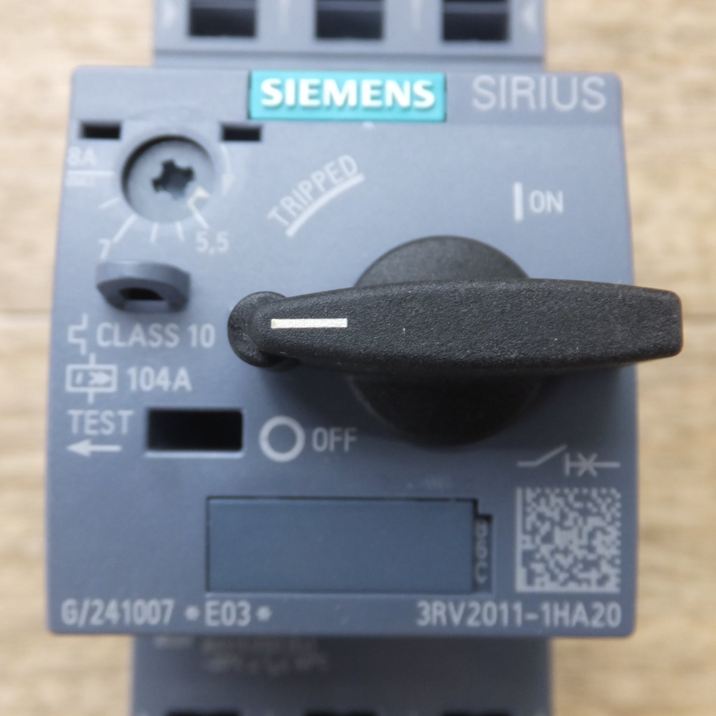 [送料無料] 未使用★シーメンス SIEMENS モータ保護回路ブレーカ 3RV2011-1HA20 塑料外売式断路器★