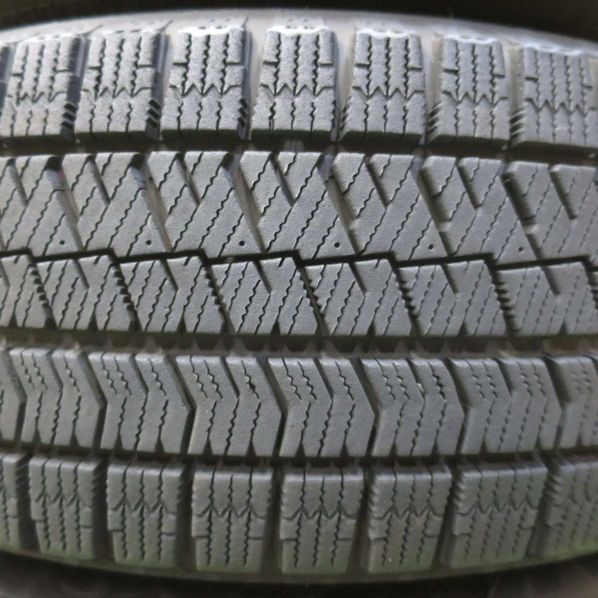 バリ溝！9分◎スタッドレス 195/65R15 ブリヂストン ブリザック VRX2 社外 アルミ 15インチ PCD100 114.3/5H マルチ◎6092502イス