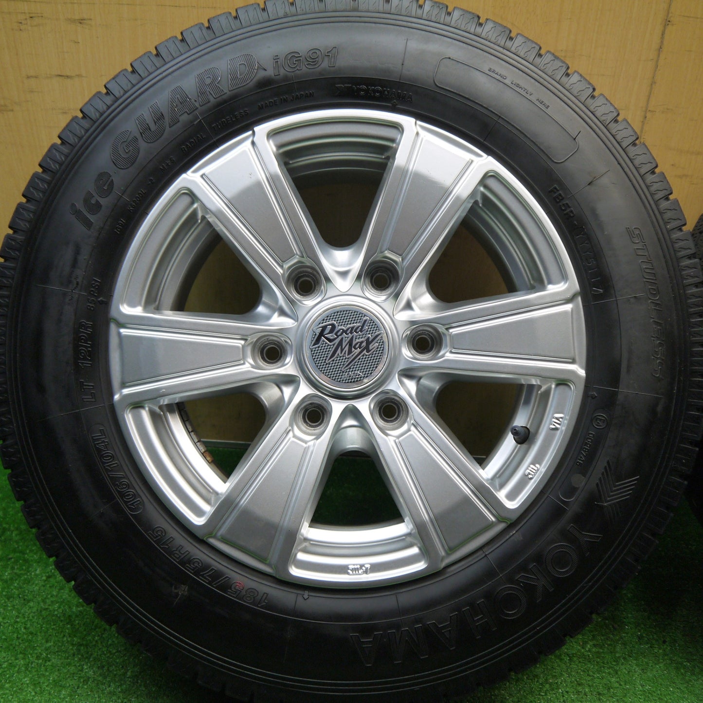 バリ溝！キレイ！9.5分★スタッドレス 185/75R15 106/104L 12PR ヨコハマ アイスガード iG91 Road Max MiD ロードマックス 15インチ PCD139.7/6H★5110413Hス