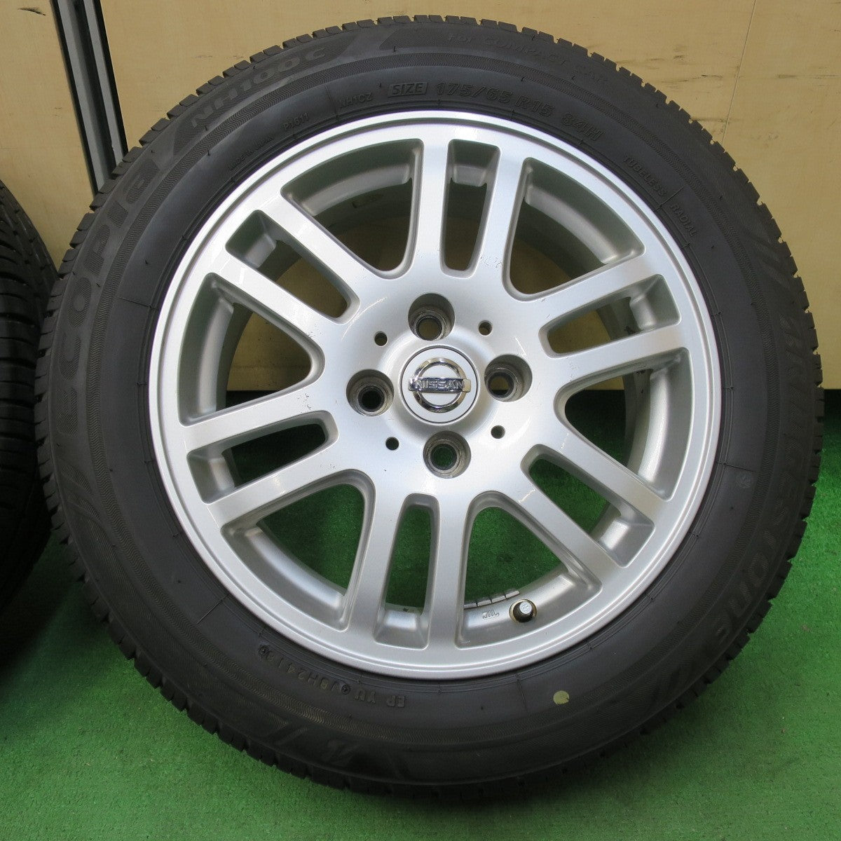 [送料無料] バリ溝！9分★日産 ノート キューブ 等 純正 175/65R15 ブリヂストン エコピア NH100C 15インチ PCD100/4H★4103002イノ