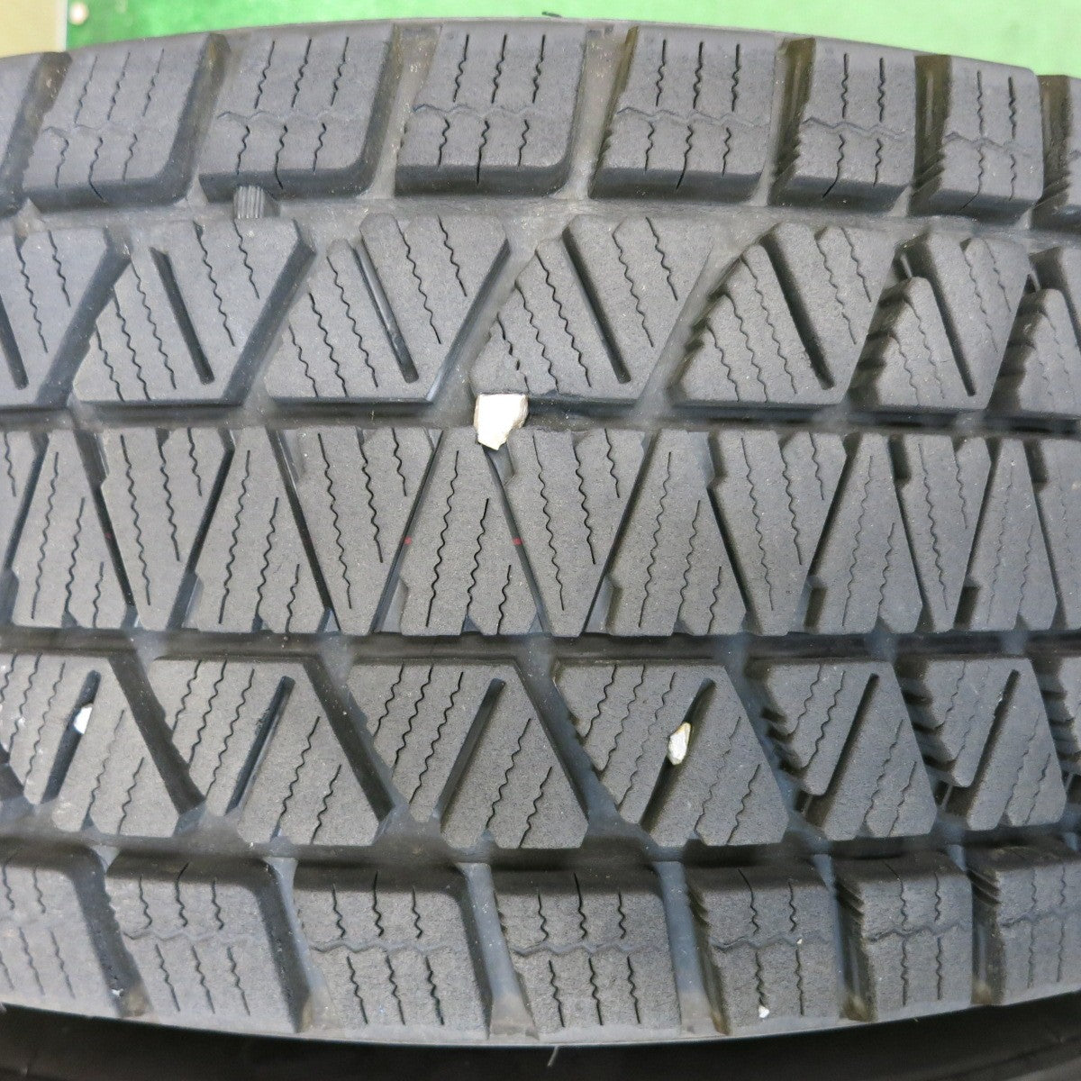 バリ溝！22年！キレイ！9.5分◎スタッドレス 215/70R16 ブリヂストン ブリザック DM-V3 VELVA SPORT ヴェルヴァ スポーツ 16インチ PCD114.3/5H◎6081607HAス