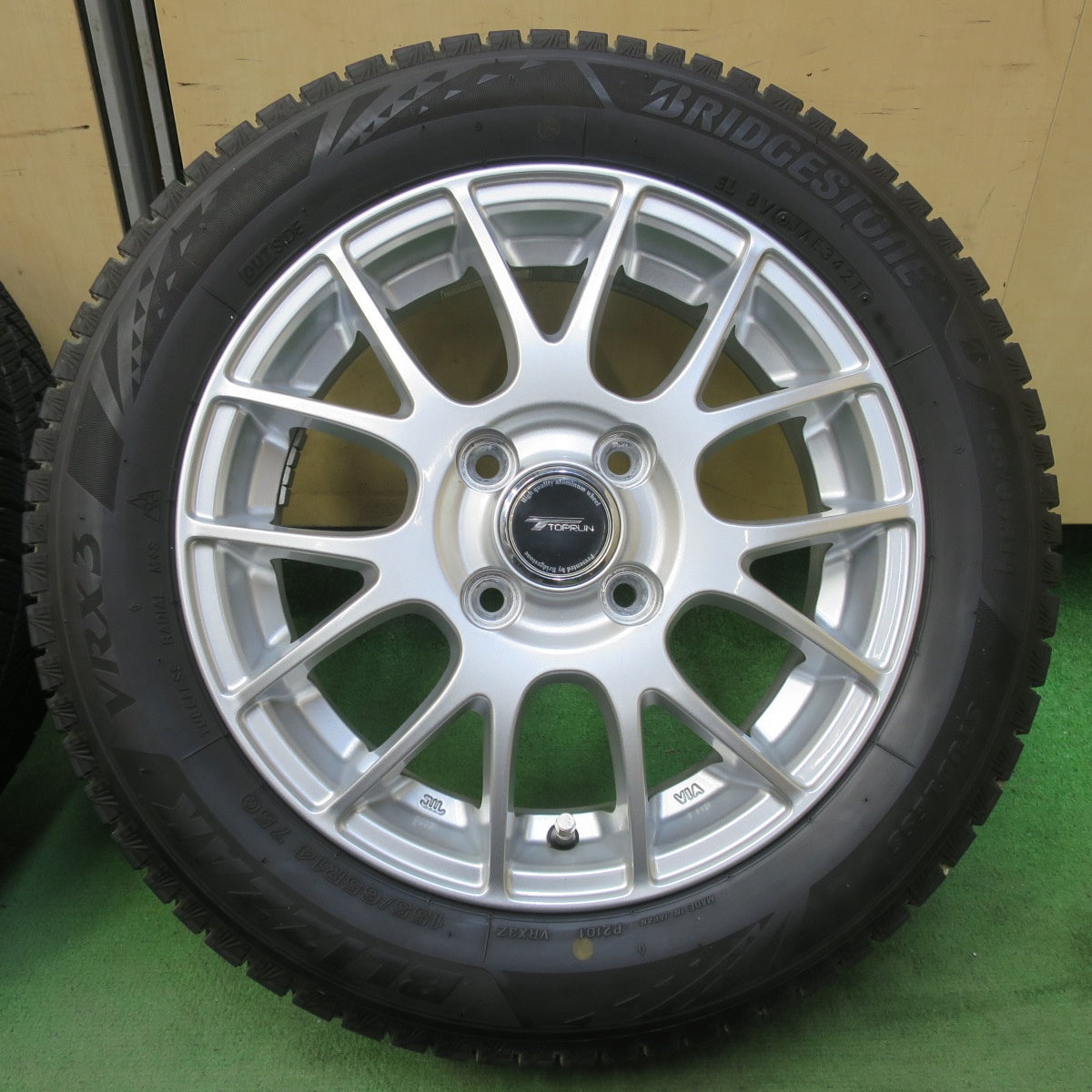 キレイ★スタッドレス 155/65R14 ブリヂストン ブリザック VRX3 TOPRUN トップラン 14インチ PCD100/4H★6033010イス