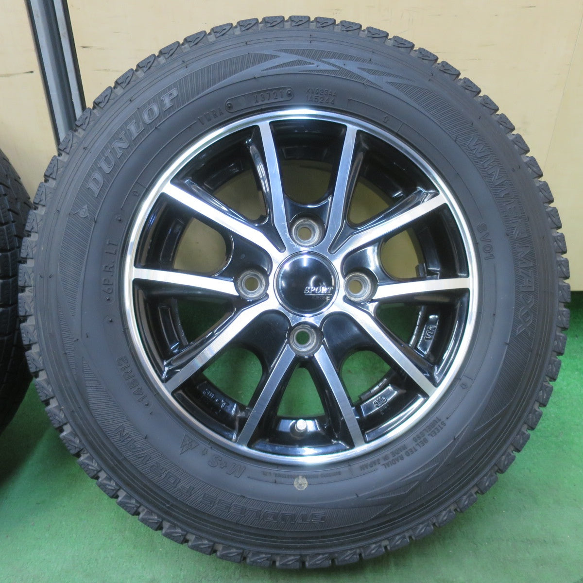 4本価格★スタッドレス 145R12 6PR ダンロップ ウインターマックス SV01 SPORT KRONE スポルト クローネ 12インチ PCD100/4H★6011309イス