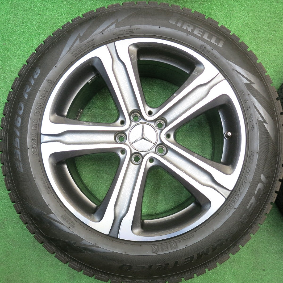 バリ溝！キレイ！8.5分★ベンツ GLCクラス X253 純正 235/60R18 スタッドレス ピレリ アイスアシンメトリコ 18インチ PCD112/5H★5123105HAス