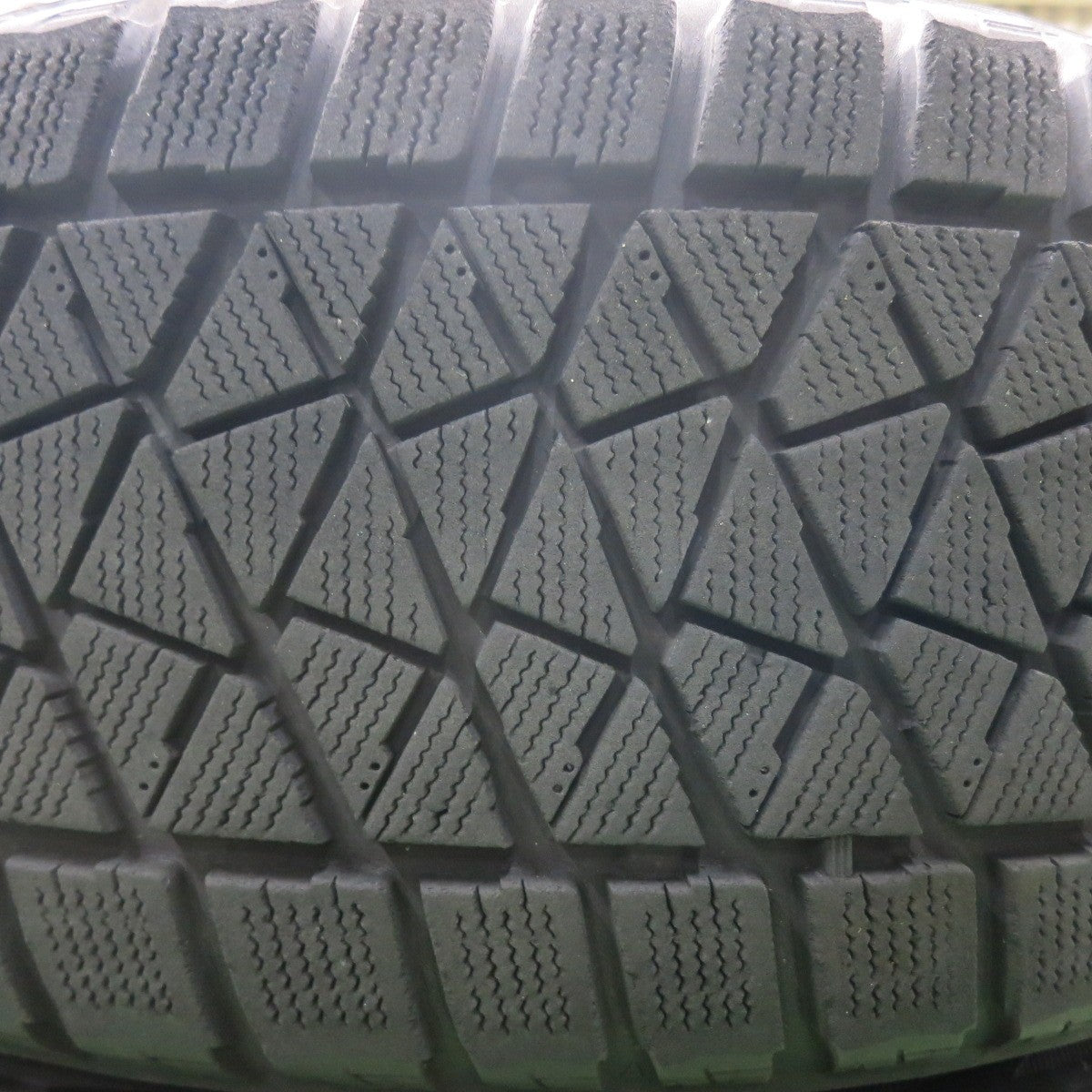 [送料無料] センサー付！キレイ★レクサス NX Fスポーツ 純正 235/55R18 スタッドレス ブリヂストン ブリザック DM-V2 PCD114.3/5H★4100801HAス
