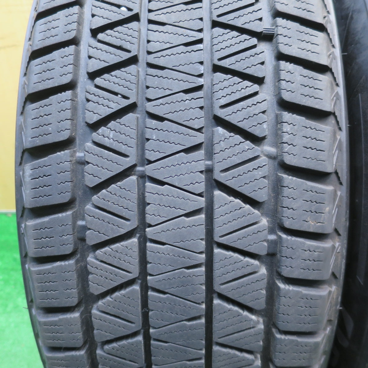 バリ溝！キレイ！8.5分★ベンツ GLCクラス X253 純正 235/60R18 スタッドレス ブリヂストン ブリザック DM-V3 18インチ PCD112/5H★5122501NJス