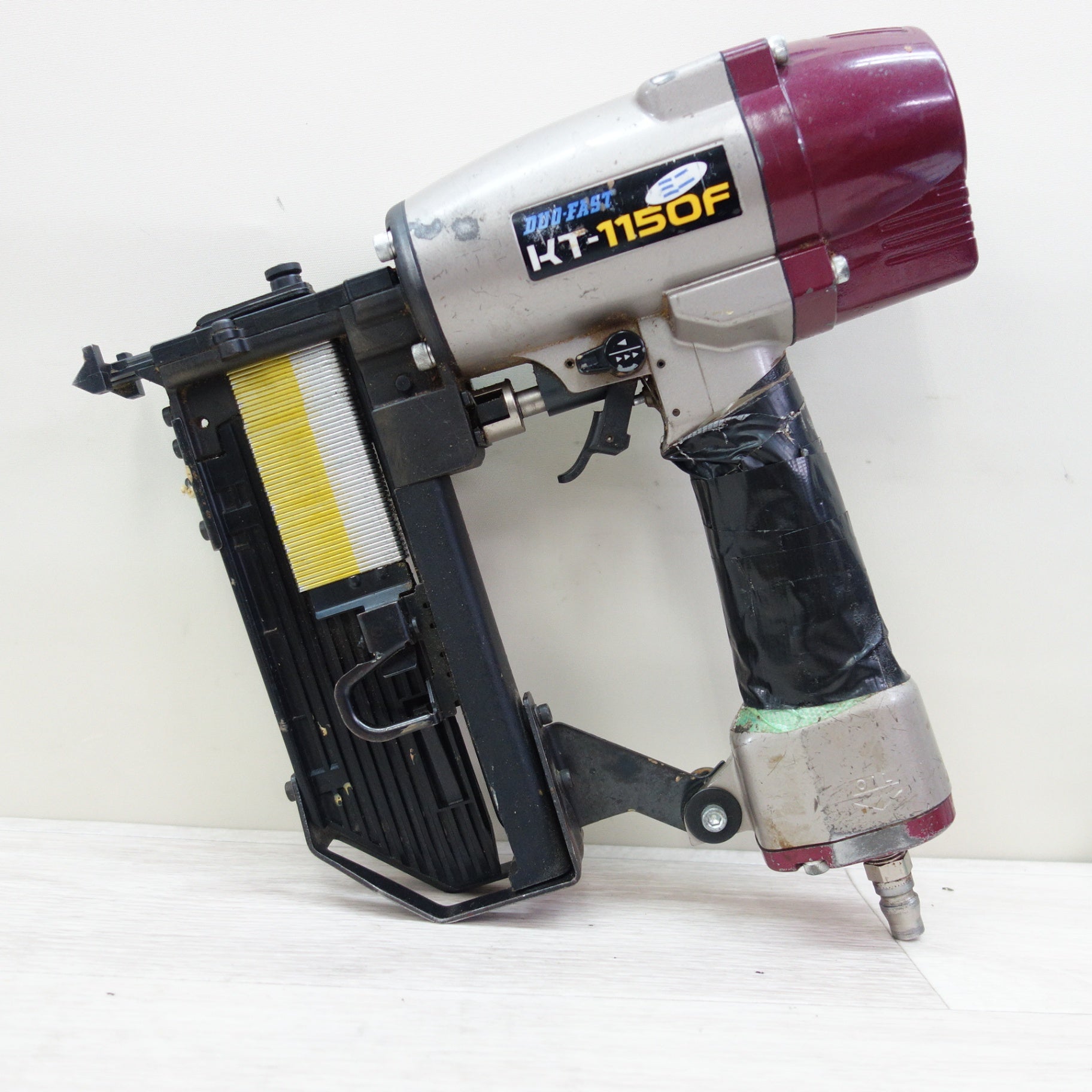 KT-1150F 常圧フロアタッカー　兼松　kanematu 釘打ち機 Amazon.co.jp: カネマツ 兼松 KT-1150Fミニ 常圧フロアタッカ DUO FAST