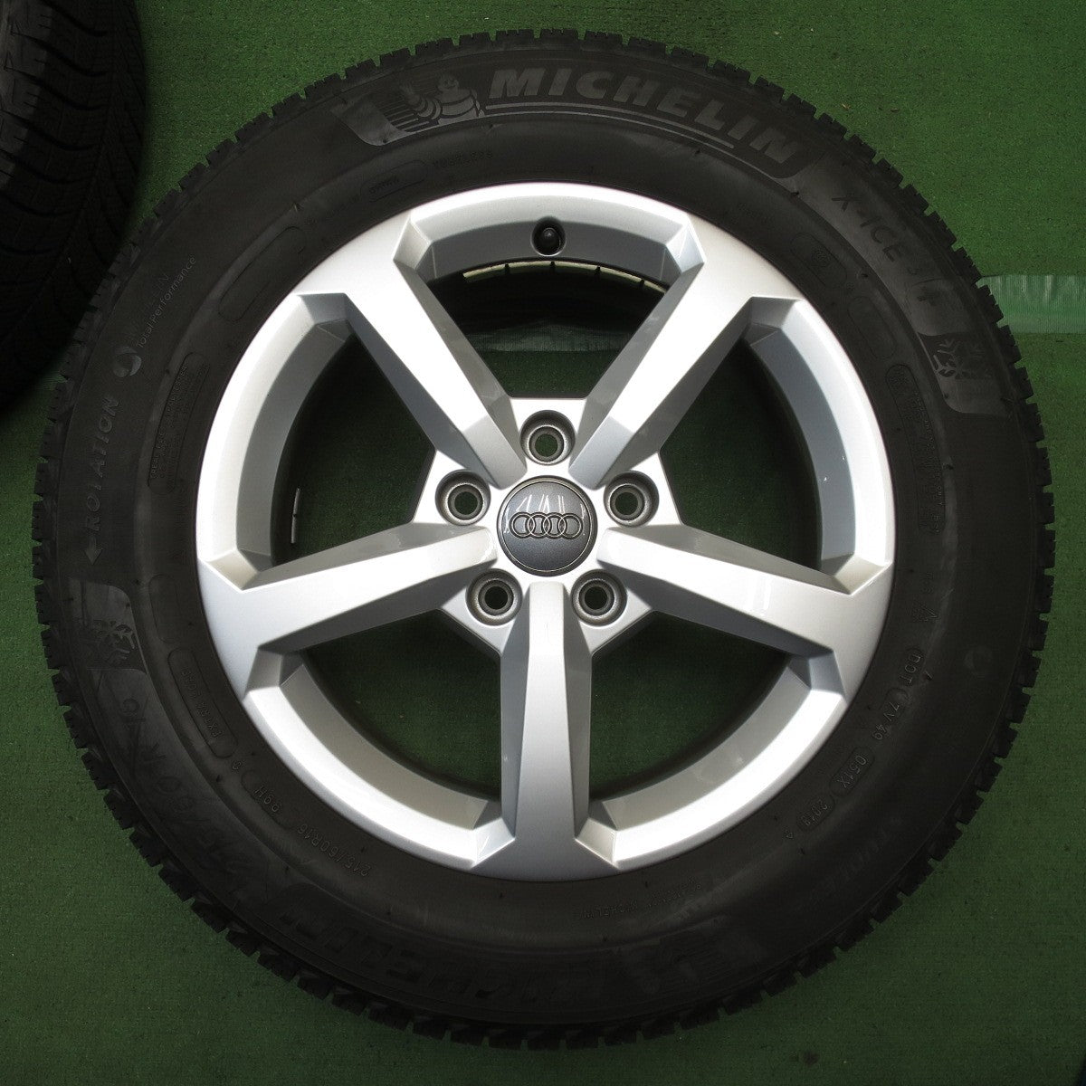 バリ溝！キレイ！8.5分◎アウディ Q2 純正 215/60R16 スタッドレス ミシュラン X-ICE3+ 16インチ PCD112/5H◎6092901NJス