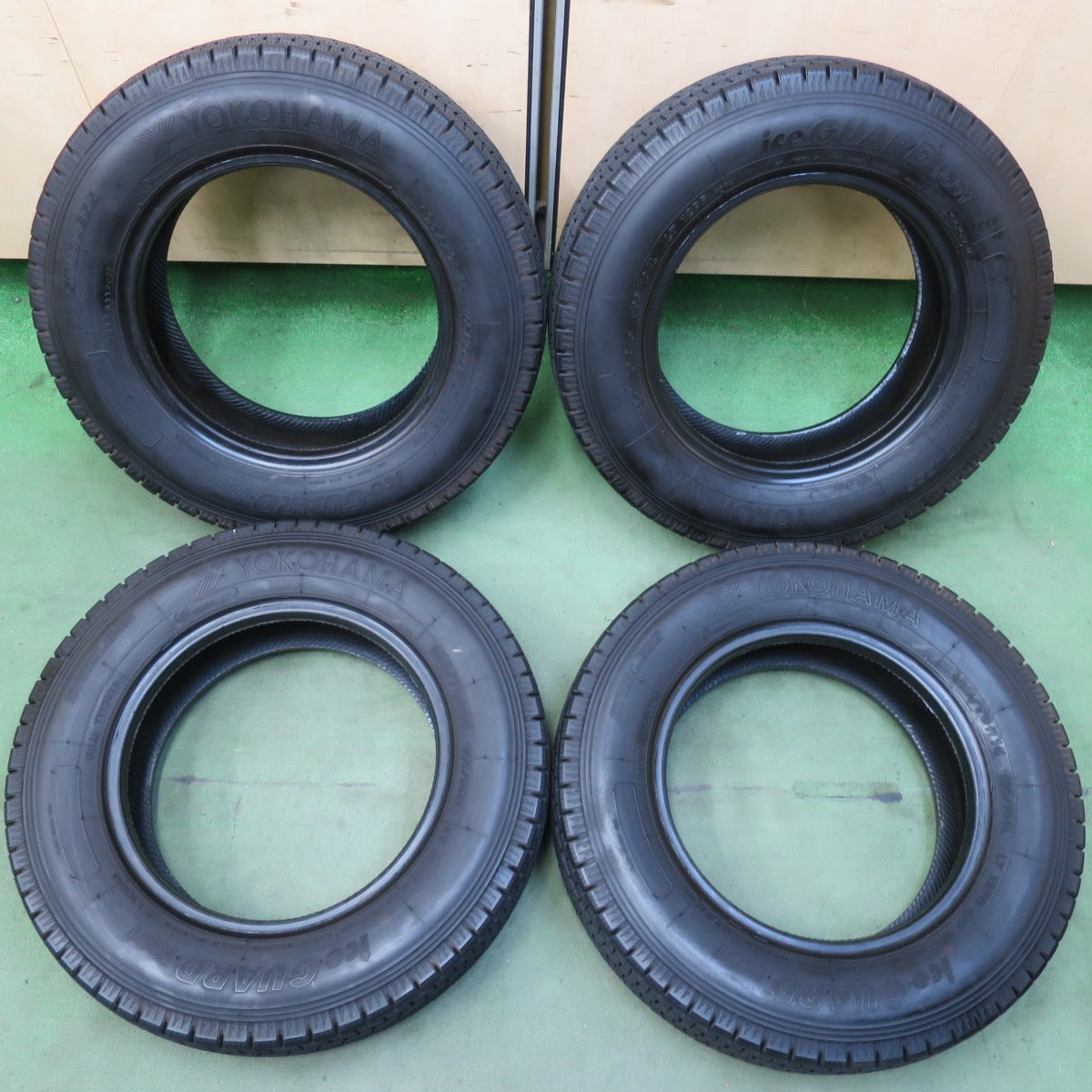 バリ溝！22年！9.5分以上★スタッドレス 195/70R15 106/104L 12PR ヨコハマ アイスガード iG91 タイヤ 15インチ キャラバン ハイエース 等★6062403イスタ