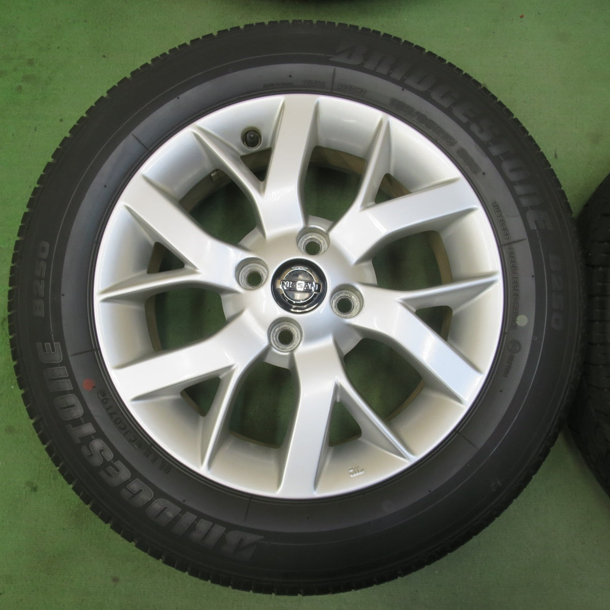 バリ溝！キレイ！9分★日産 E12 ノート e-power 純正 185/65R15 ブリヂストン B250 15インチ PCD100/4H★6042908イノ