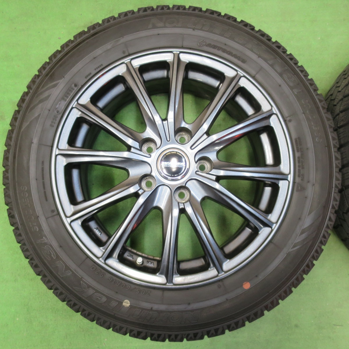 [送料無料] バリ溝！23年！キレイ！9.5分★スタッドレス 205/60R16 オートバックス ノーストレック N5 N3i WAREN W05 ヴァーレン 16インチ PCD114.3/5H★4123013イス