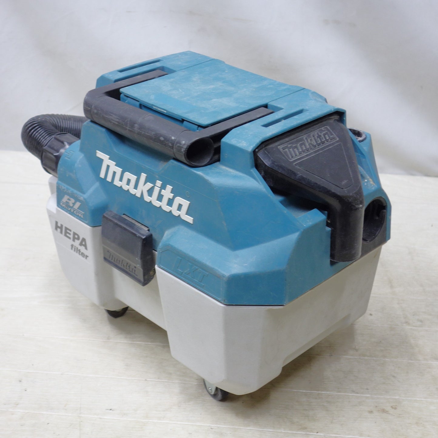 [送料無料] ◆makita マキタ 業務用 充電式集じん機 VC750D 乾湿両用 集塵機 電動工具 本体のみ◆