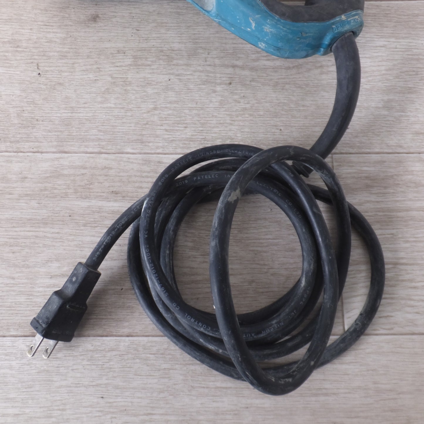 [送料無料] ★マキタ makita カクハン機 UT1305　100V 9A 50-60Hz 850W★