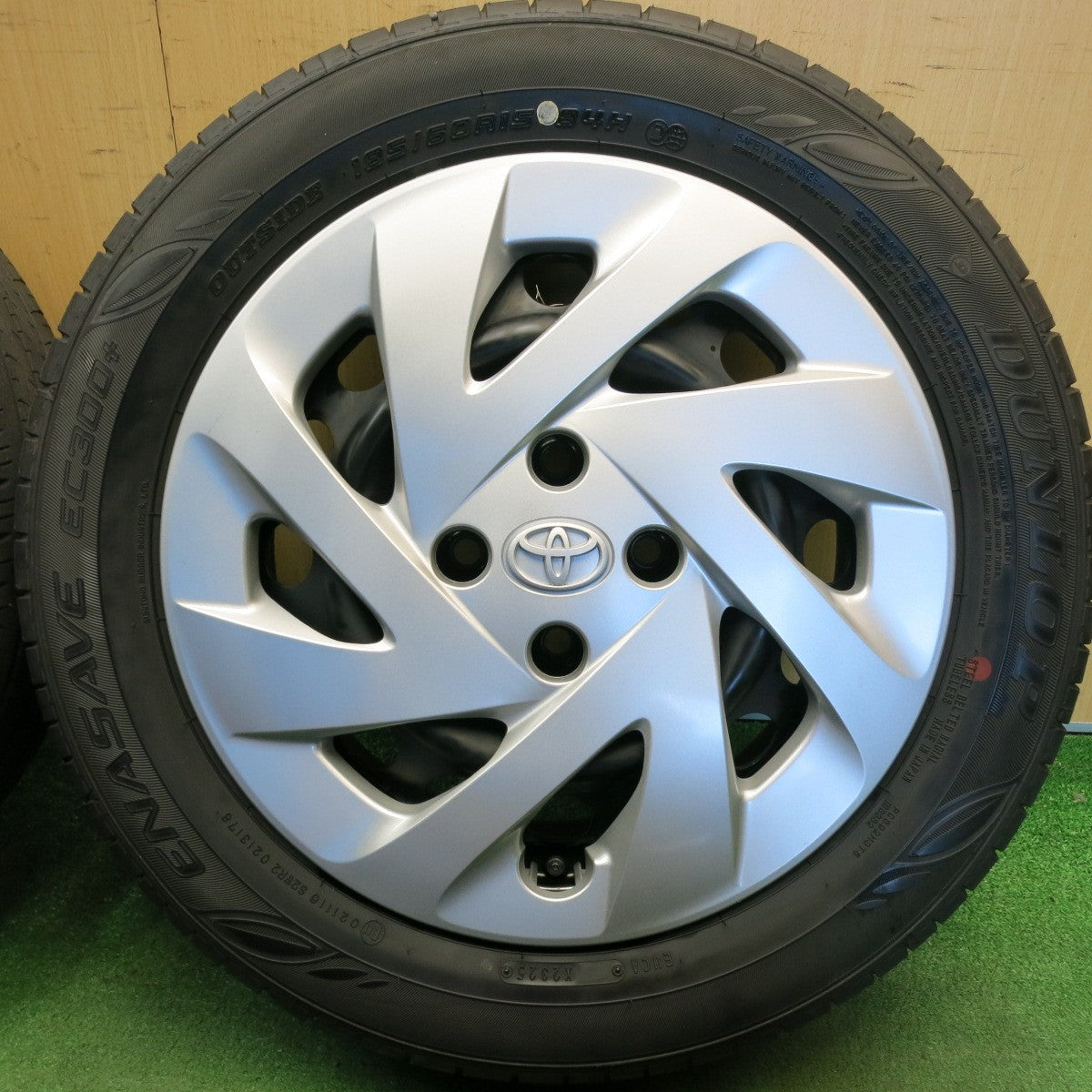 バリ溝！25年！キレイ！9分★トヨタ カローラ フィールダー 純正 スチール 185/60R15 ダンロップ エナセーブ EC300+ 15インチ PCD100/4H★6051709HAノ