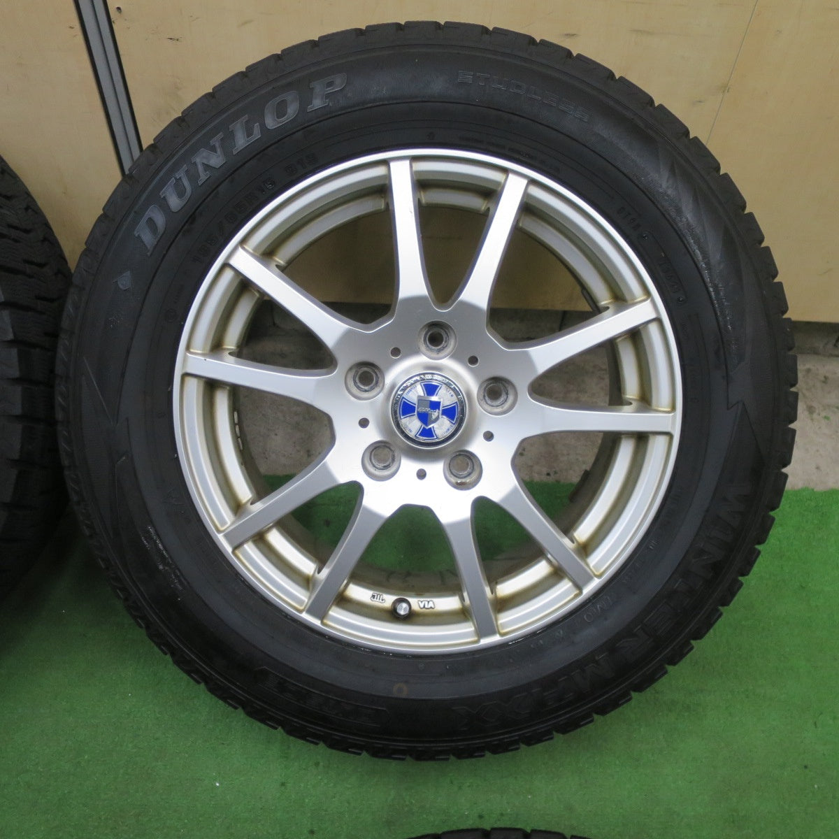 バリ溝！9分★スタッドレス 195/65R15 ダンロップ ウインターマックス WM02 GMach 15インチ PCD114.3/5H★6022305TTス