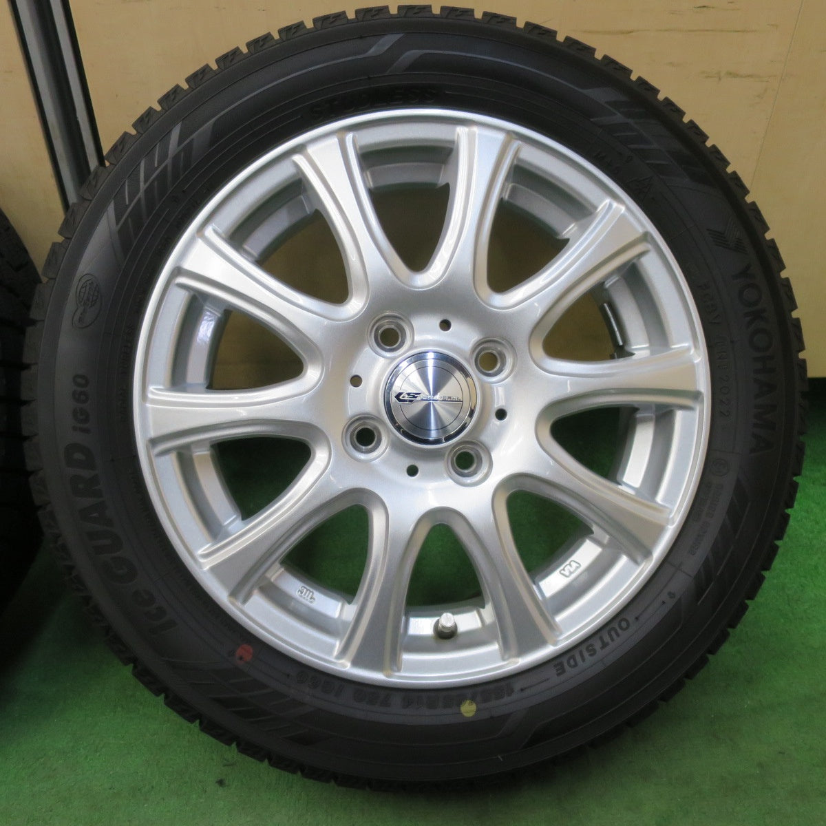 バリ溝！22年！キレイ！ほぼ10分★スタッドレス 155/65R14 ヨコハマ アイスガード iG60 LAUFBAHN ラウフバーン 14インチ PCD100/4H★5042301イス
