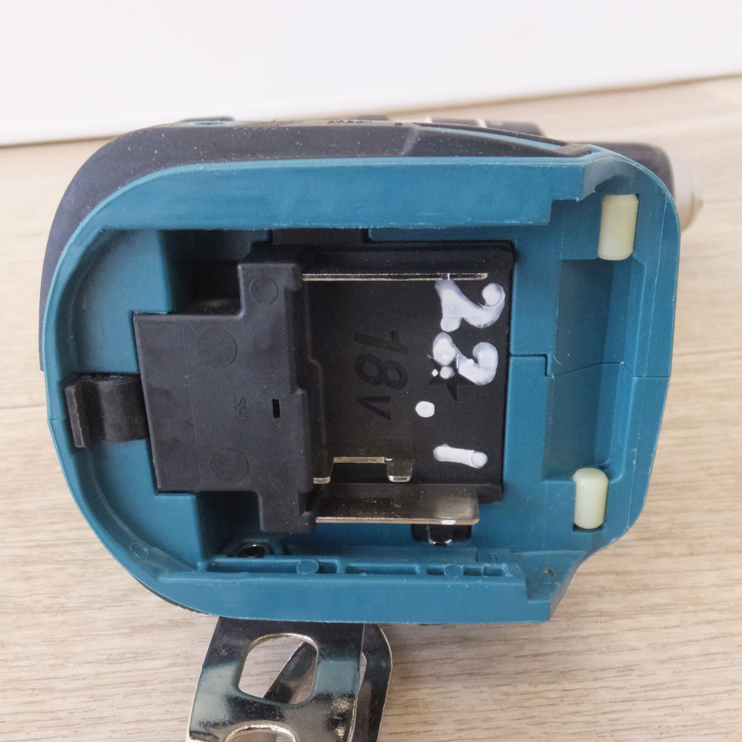 [送料無料] キレイ★マキタ makita 充電式震動ドライバドリル XPH12 18V 本体のみ　HP484D 相当品 海外マキタ製★