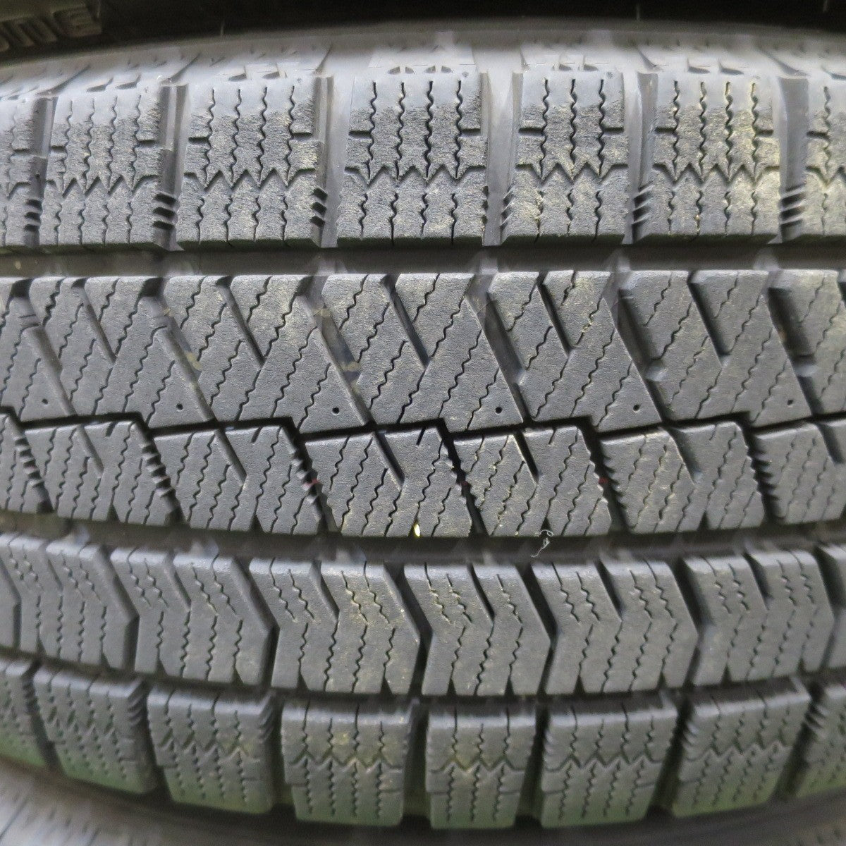 バリ溝！24年！9.5分◎スタッドレス 215/65R16 ブリヂストン ブリザック VRX2 ECO FORME SE-12 エコフォルム 16インチ PCD114.3/5H◎6091102NGス