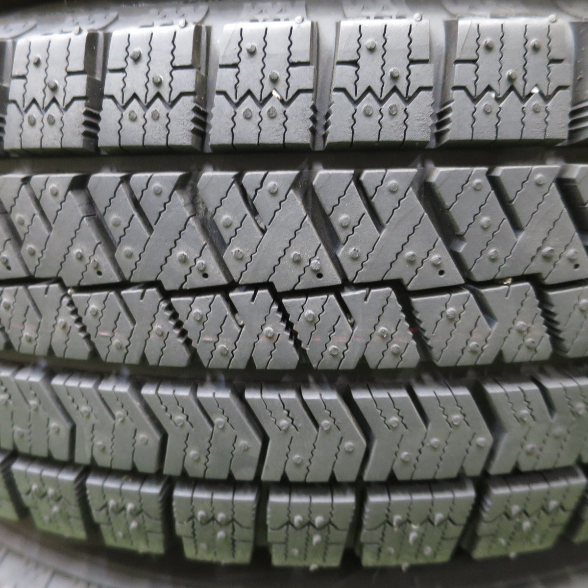 バリ溝！23年！ほぼ10分◎スタッドレス 175/70R14 ブリヂストン ブリザック VRX2 MiLLOUS PS ミルアス 14インチ PCD100/4H◎6091803NGス