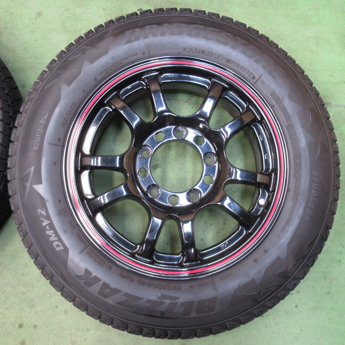 キレイ★ジムニー 等 5ZIGEN 5次元 175/80R16 スタッドレス ブリヂストン ブリザック DM-V2 16インチ PCD139.7/5H★6021013イス