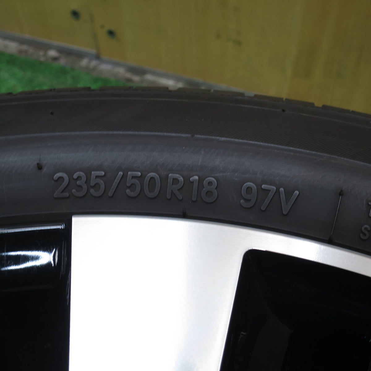 *送料無料* バリ溝！21年！キレイ！8.5分★トヨタ 30系 アルファード ヴェルファイア 純正 235/50R18 トーヨー トランパス R30 PCD114.3/5H★4060801クノ