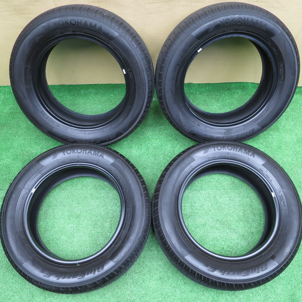 バリ溝！24年！9.5分以上★185/65R15 ヨコハマ BluEarth-ES ES32 ブルーアース タイヤ 15インチ プリウス ティーダ フリード bB 等★5121103NKノタ