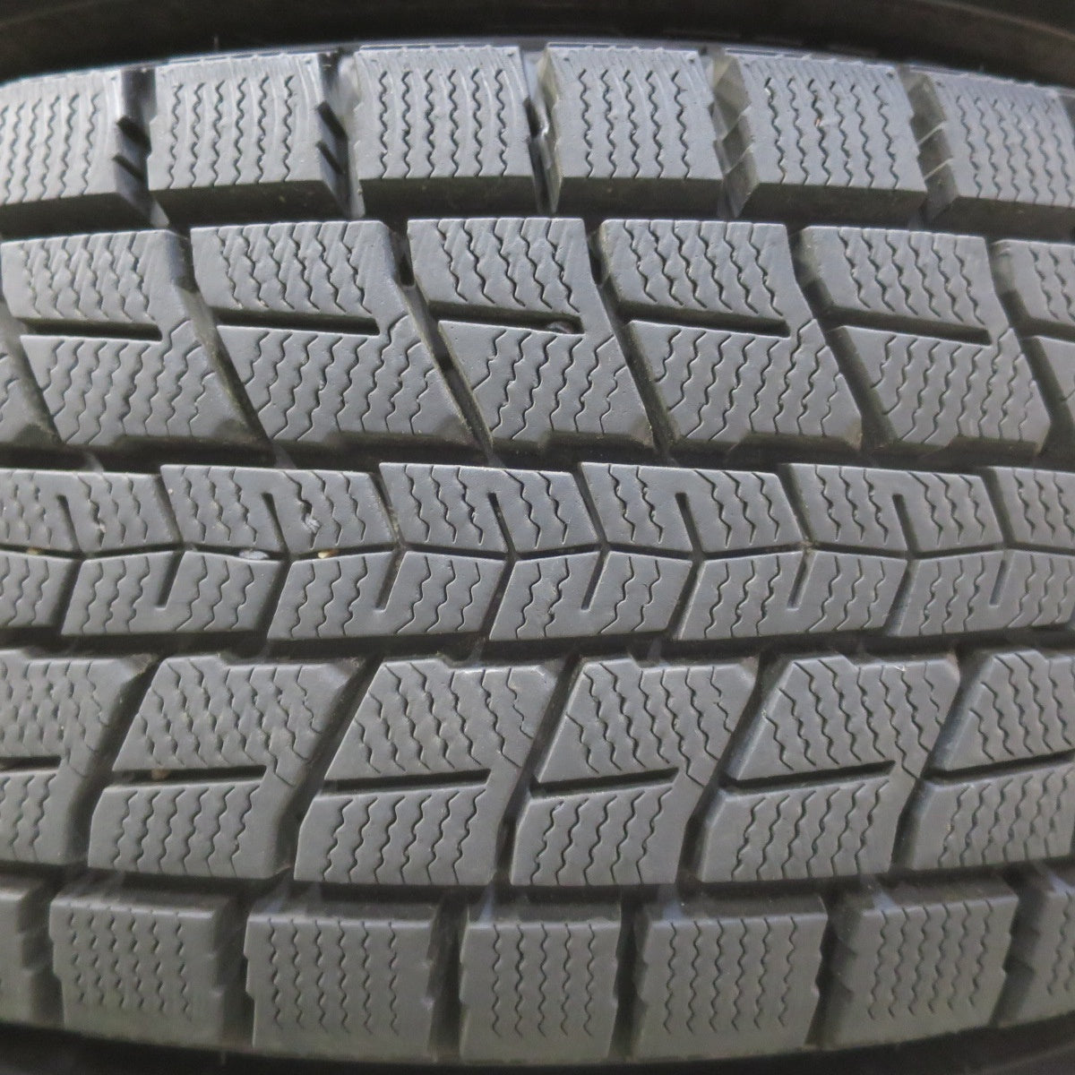 バリ溝！22年！キレイ！9.5分★スタッドレス 225/65R17 ダンロップ ウインターマックス SJ8 SJ8+ Exceeder エクシーダー 17インチ PCD114.3/5H★6041105イス
