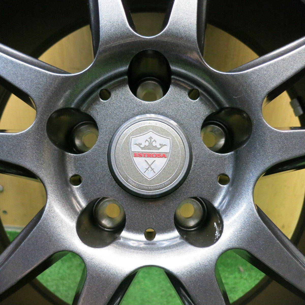 未使用！24年◎スタッドレス 215/55R17 グリップマックス GRIP ICE X ESTROSA エステローザ 17インチ PCD114.3/5H◎6061303HAス