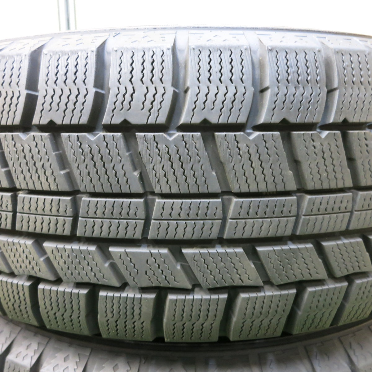 [送料無料] バリ溝！22年！キレイ！9.5分以上★スタッドレス 205/60R16 オートバックス ノーストレック N5 LEBEN レーベン 16インチ PCD114.3/5H★4100208SYス