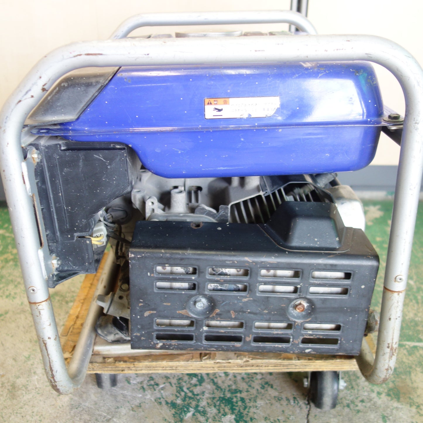 [送料無料] ☆ヤマハ 100V 2.5KVA インバーター 発電機 EF2500i 50 / 60Hz ガソリンエンジン☆