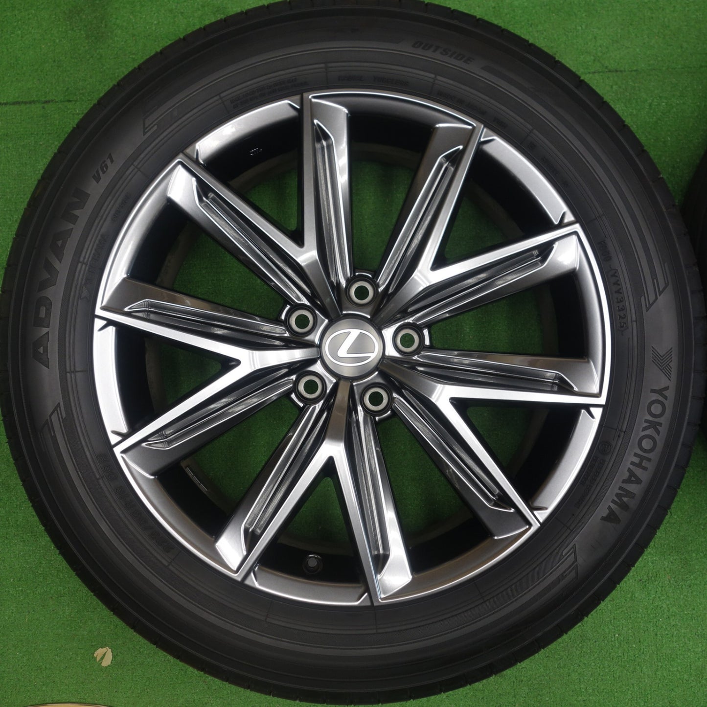 ほぼ新車外し！25年◎レクサス LBX 純正 225/55R18 ヨコハマ アドバン V61 18インチ PCD114.3/5H◎6071301KTノ