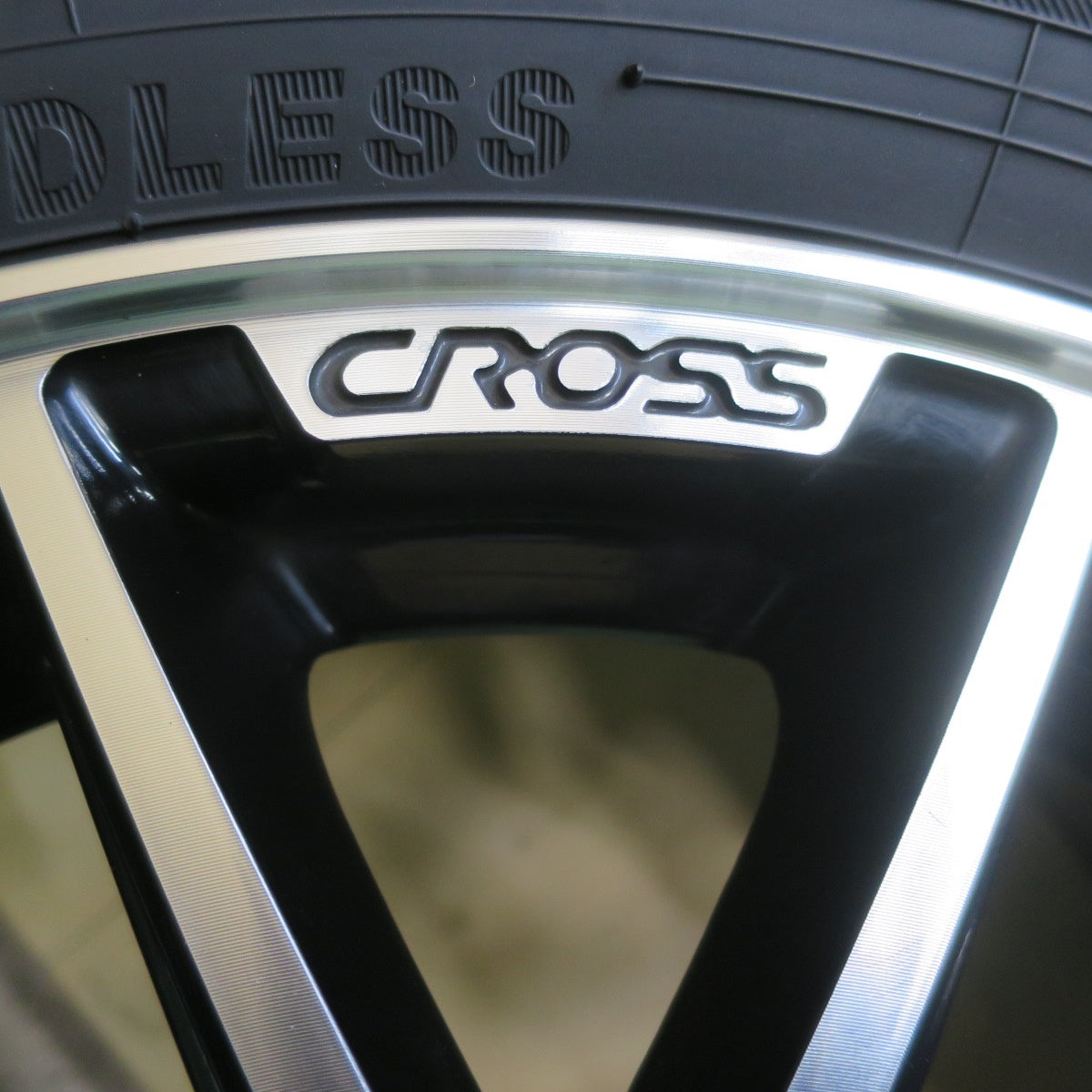 バリ溝！8.5分★スタッドレス 185/60R15 ヨコハマ アイスガード iG50 プラス iG60 X CROSS SPEED クロススピード 15インチ PCD100/4H★5122913イス