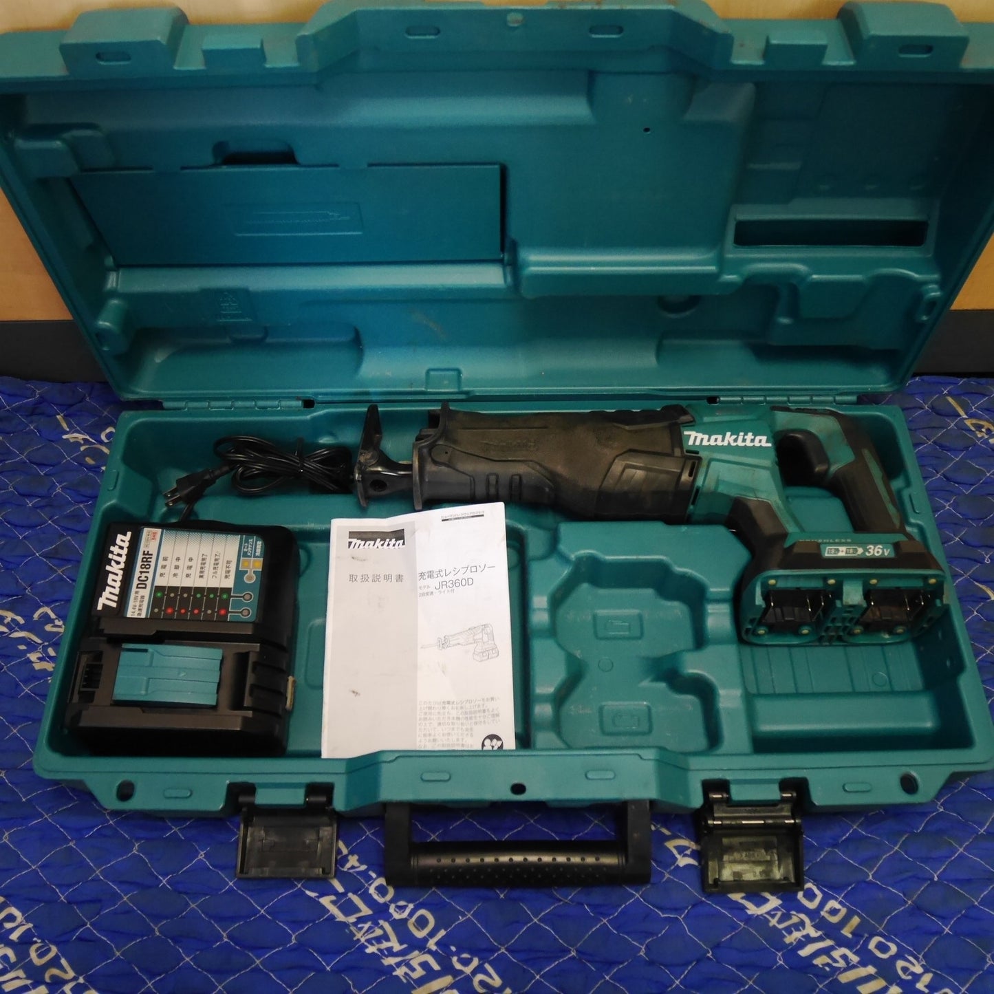 [送料無料] ☆マキタ 充電式 レシプロソー JR360D 電動 工具 切断機 セーバーソー セーバソー 充電器 DC18RF makita☆