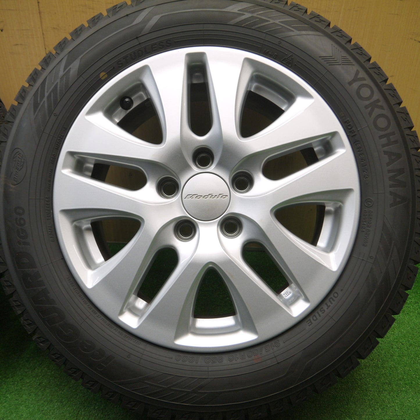 [送料無料] 超バリ溝!23年!綺麗!ほぼ10分★ホンダ ヴェゼル 純正 Modulo 215/60R16 スタッドレス ヨコハマ アイスガード iG60 16インチ PCD114.3/5H★4101505Hス