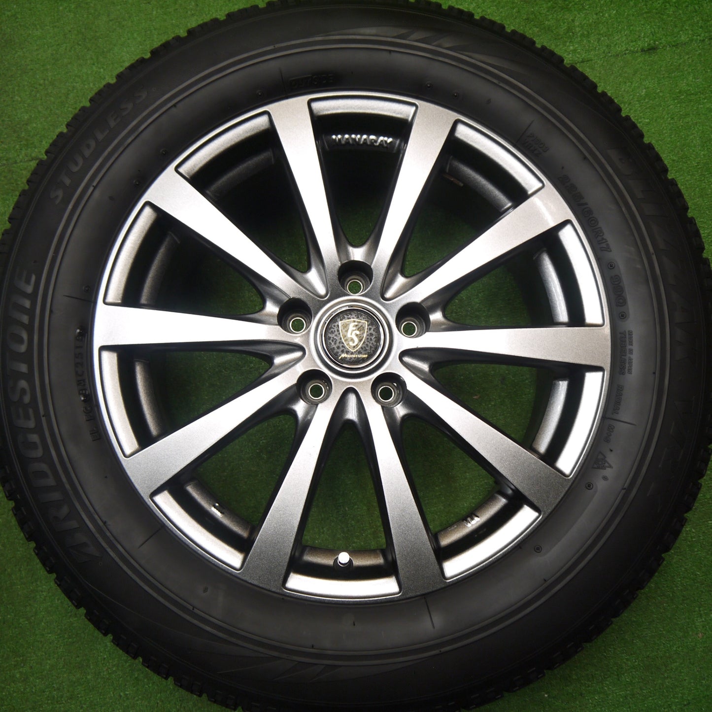 バリ溝！キレイ！8.5分★スタッドレス 225/60R17 ブリヂストン ブリザック VRX MANARAY SPORT マナレイ スポーツ 17インチ PCD114.3/5H★5112807Hス