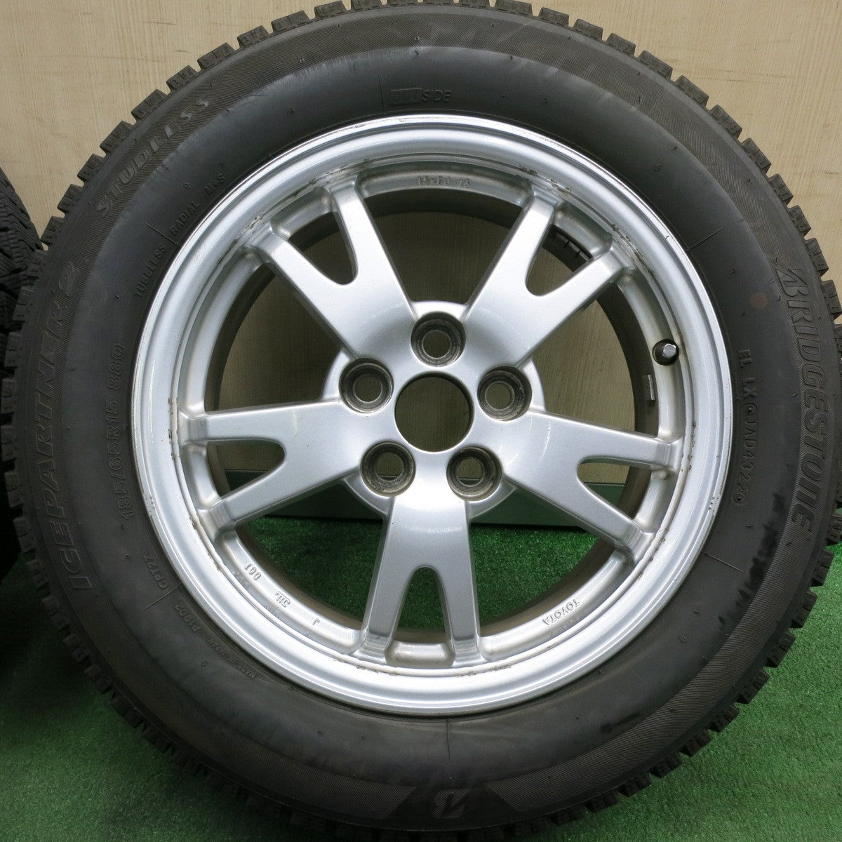 *送料無料* バリ溝！22年！8.5分★トヨタ 30系 プリウス 純正 185/65R15 スタッドレス ブリヂストン アイスパートナー2 15インチ PCD100/5H★4042002HAス