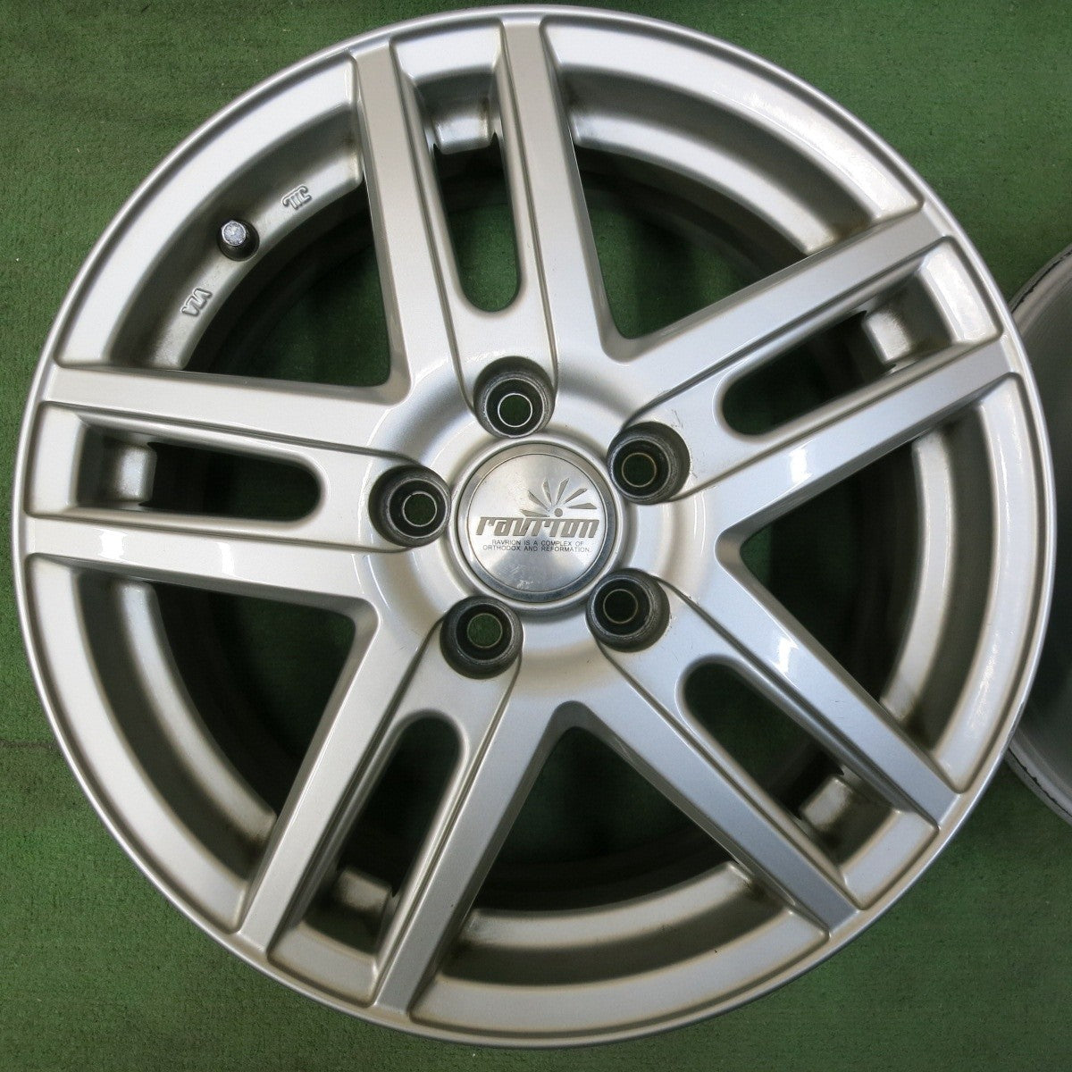 4本価格★プリウス 等 ravrion weds ラブリオン ウェッズ 15インチ ホイール 15×6J PCD100/5H★5031411SYホ