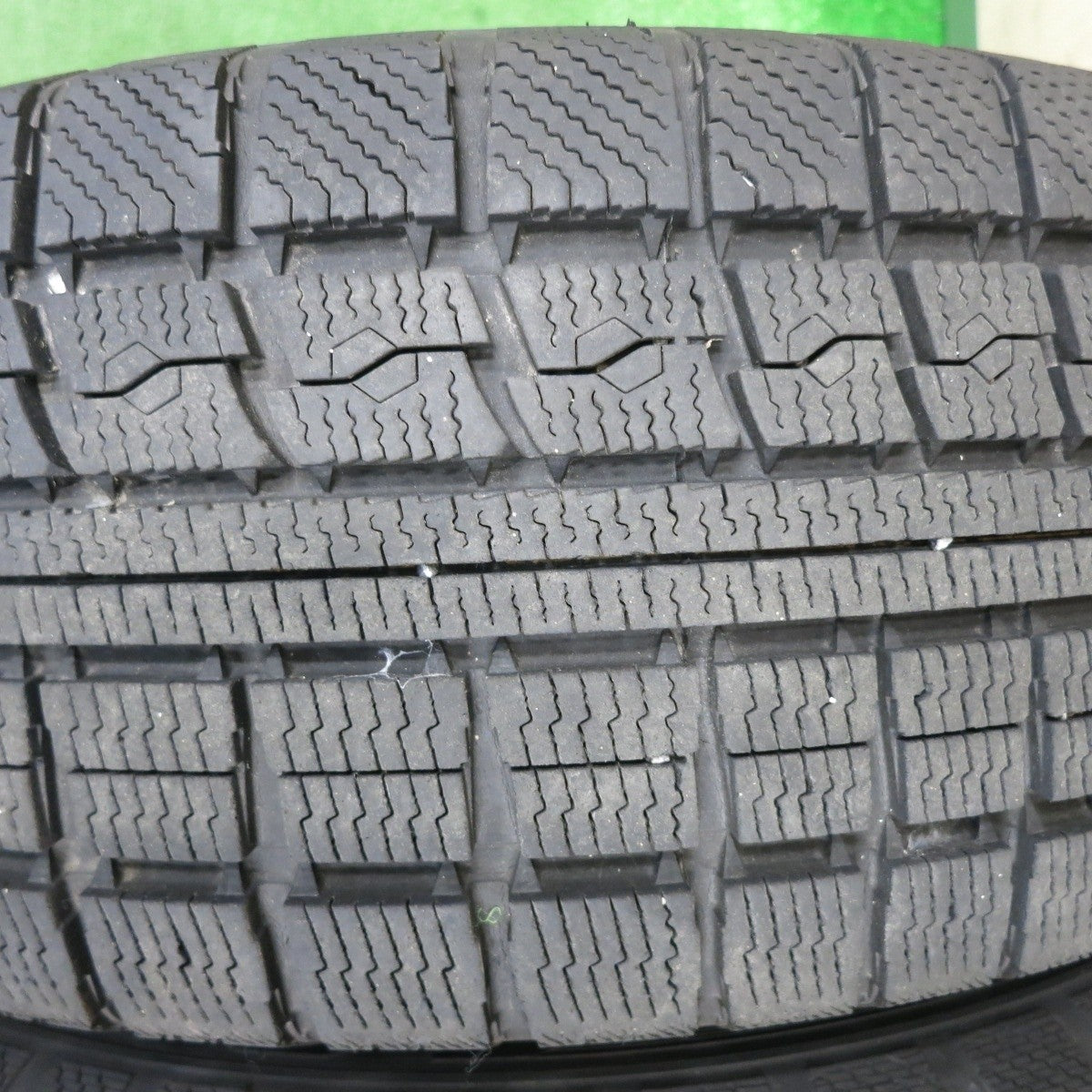 バリ溝！20年！キレイ！9分★スタッドレス 205/55R17 トーヨー ウインター トランパス MK4α SCHNEIDER ATECH シュナイダー 17インチ PCD114.3/5H★4121607TNス