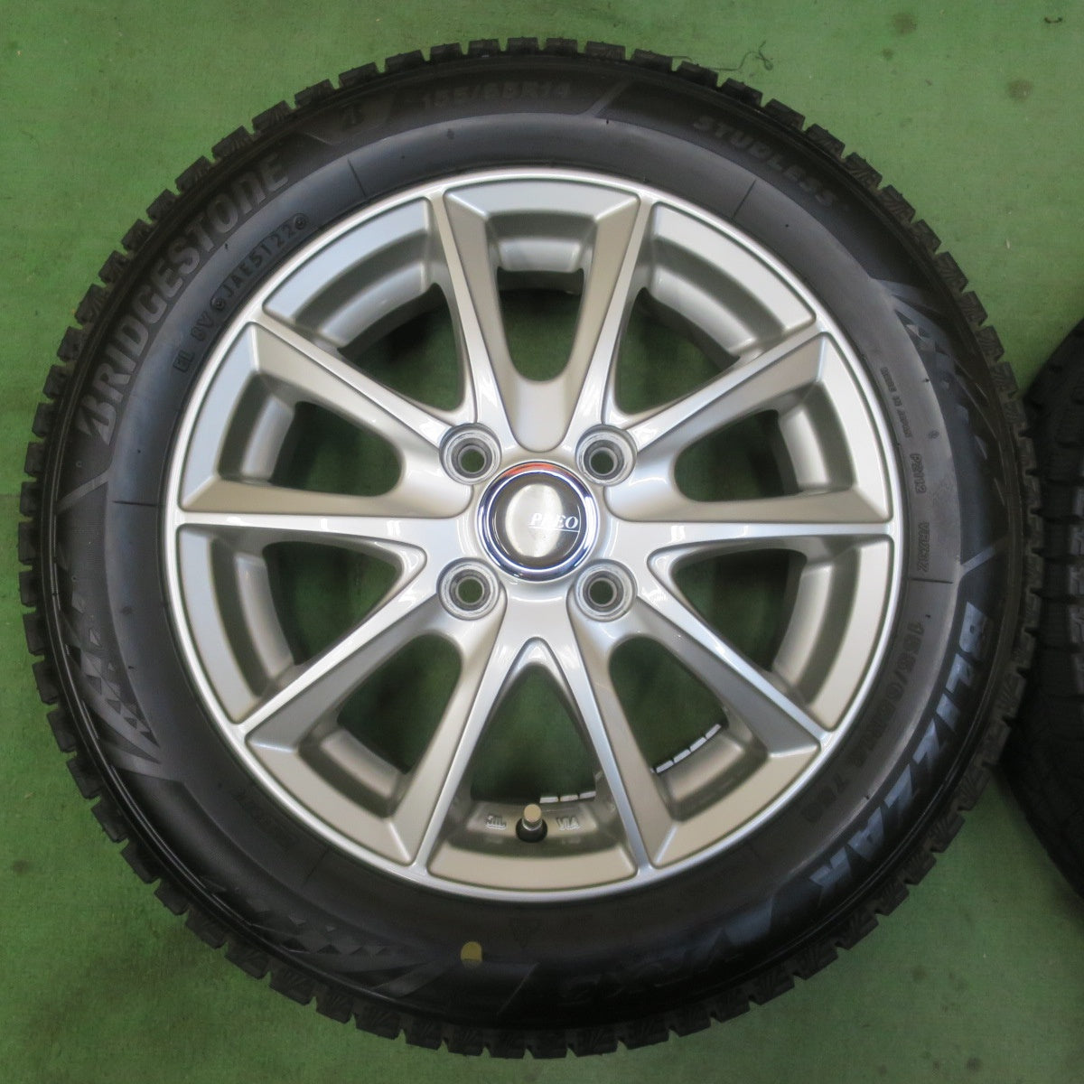 バリ溝！22年！キレイ！9.5分★スタッドレス 155/65R14 ブリヂストン ブリザック VRX3 PREO プレオ 14インチ PCD100/4H★6021109イス