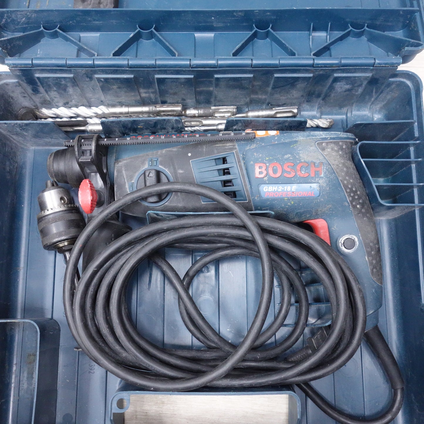 [送料無料] 付属品付き◆ボッシュ 18mm ハンマー ドリル 100V GBH2-18E ケース付き BOSCH 電動 工具◆