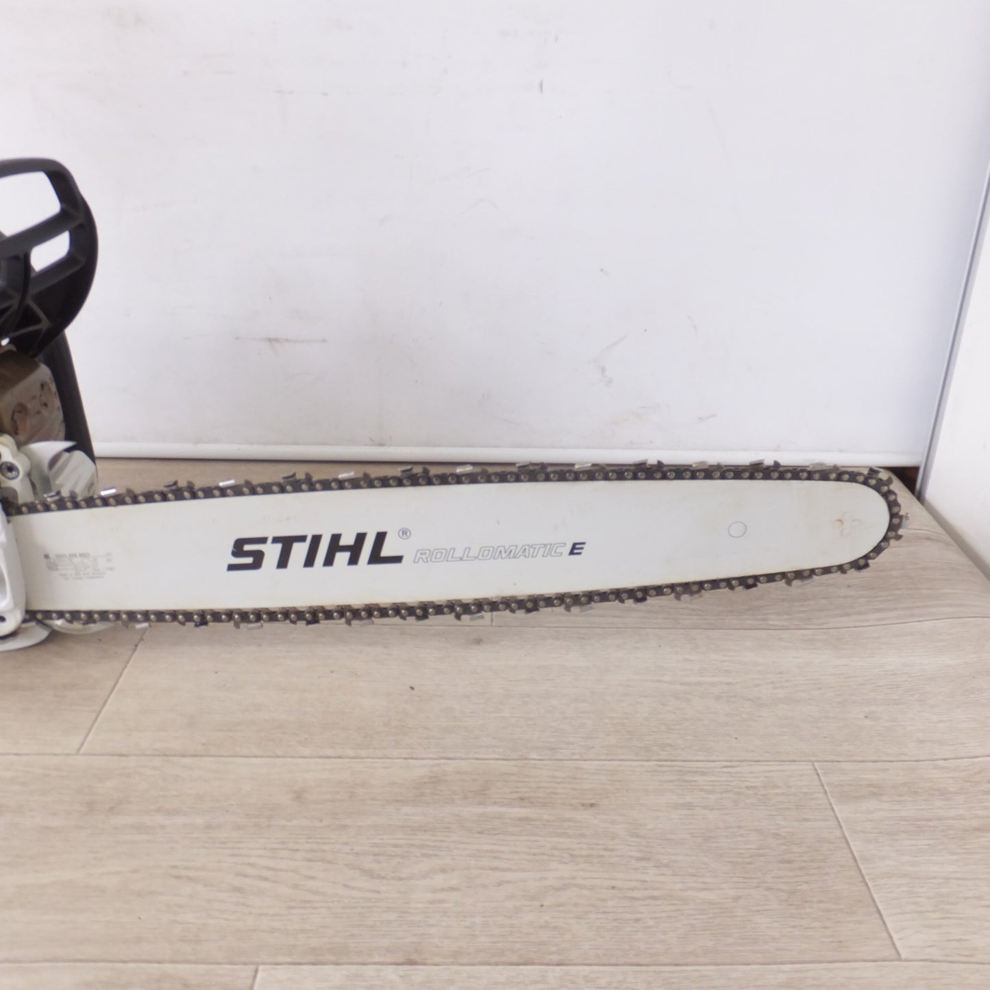 [送料無料] 岐阜発★スチール STIHL エンジンチェンソー MS261C-M　排気量 50.2cm3 振動加速度 18.2m/s2 騒音レベル 100.2dB★