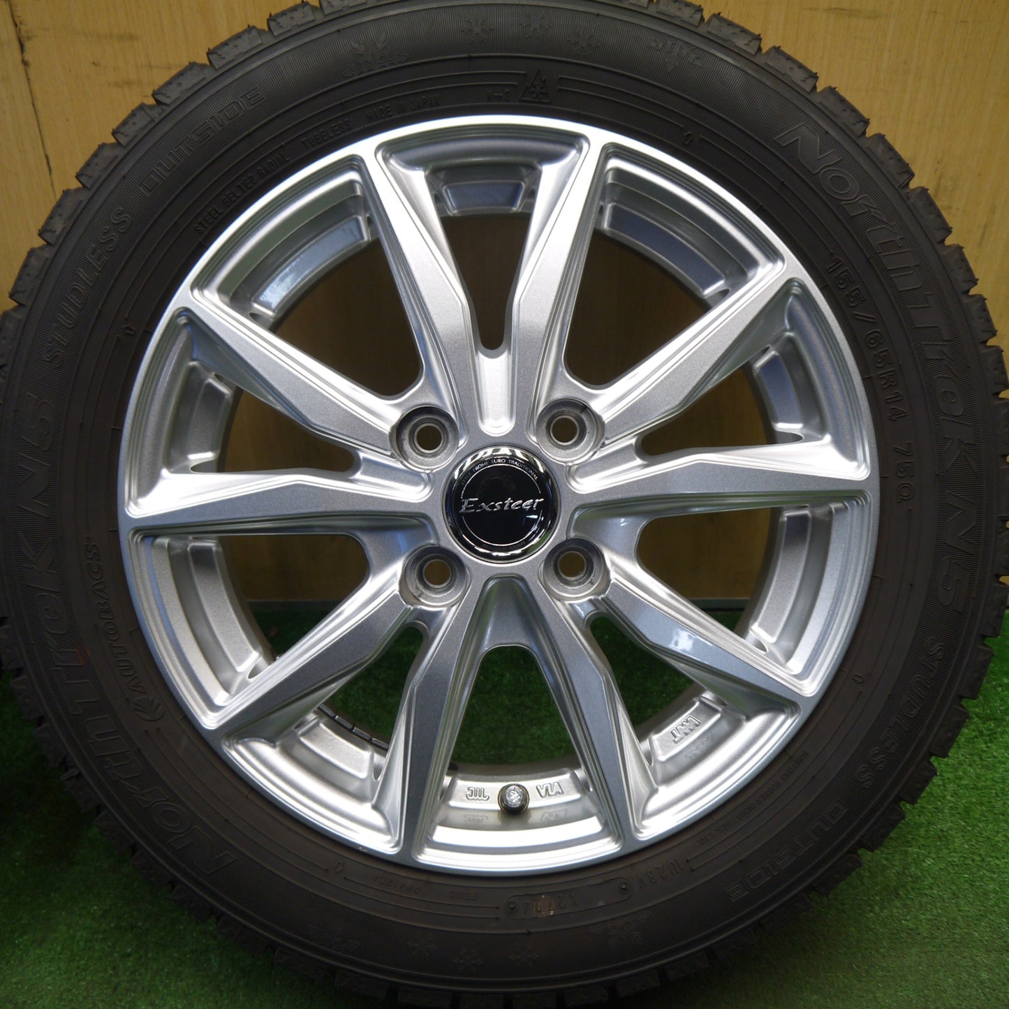 バリ溝！24年！キレイ！9.5分★スタッドレス 155/65R14 オートバックス ノーストレック N5 Exsteer エクスター 14インチ PCD100/4H★6032308Hス