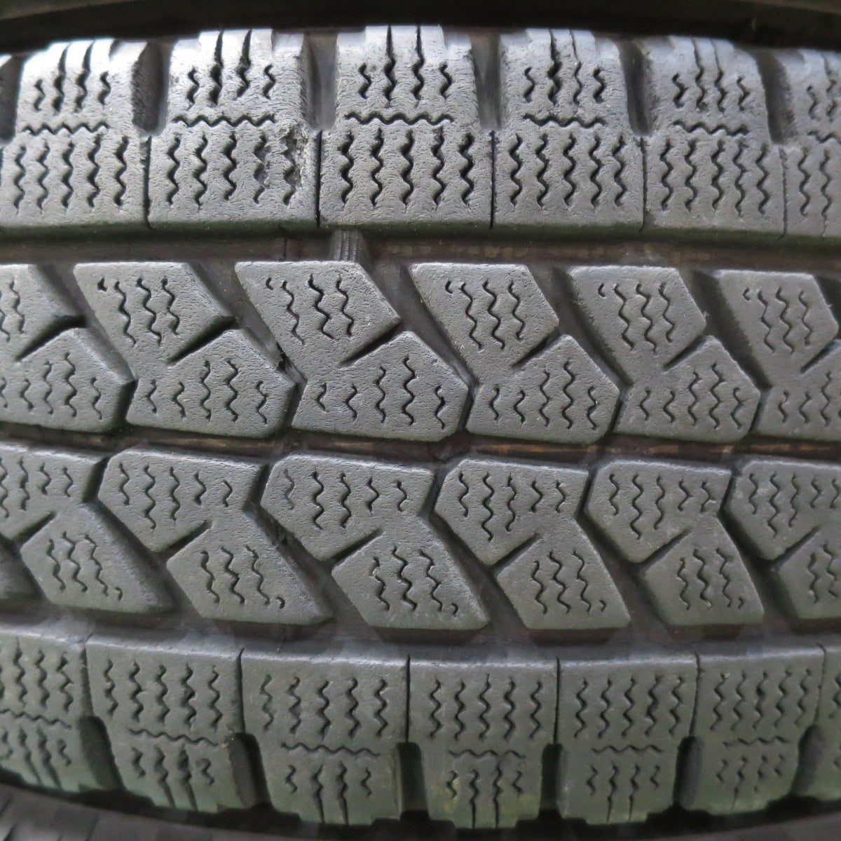 [送料無料] 6本価格★トラック タイヤ 205/70R16 111/109L スタッドレス ブリヂストン ブリザック W979 16インチ★5022412イスタ