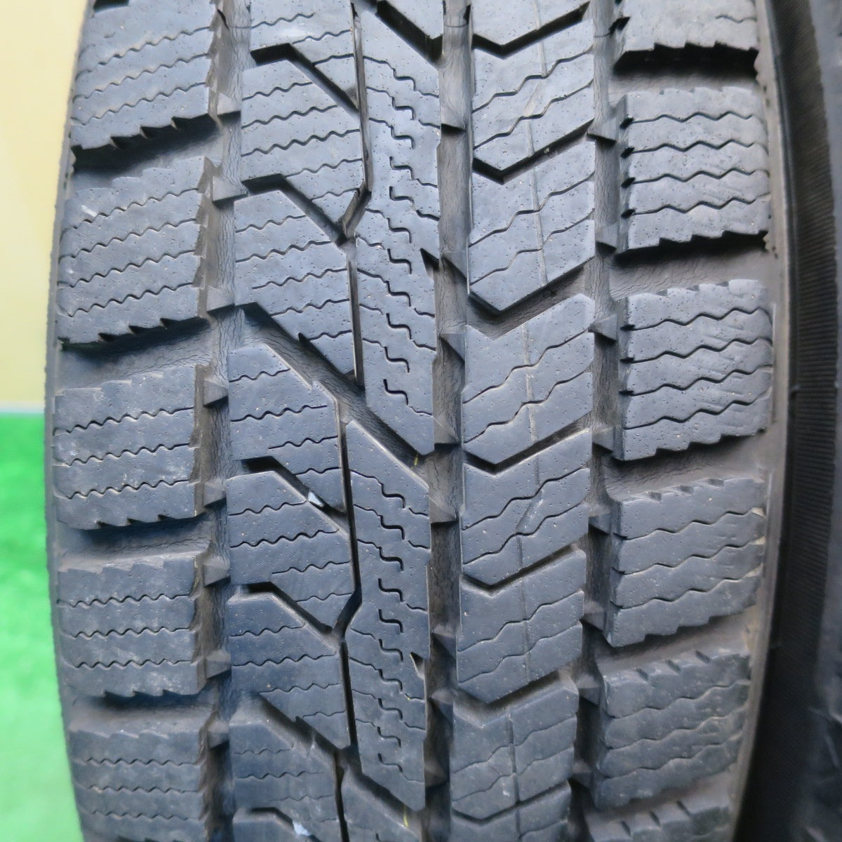 バリ溝！22年！8.5分★スタッドレス 145/80R13 トーヨー オブザーブ GIZ2 DILETTO ディレット 13インチ PCD100/4H★5120402NJス