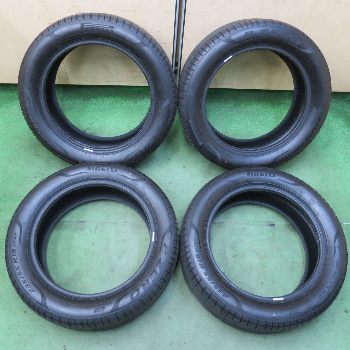 新車外し！25年★235/55R19 ピレリ PZERO TM VOL Pゼロ 19インチ タイヤ ポルシェ 等★6030401イノタ